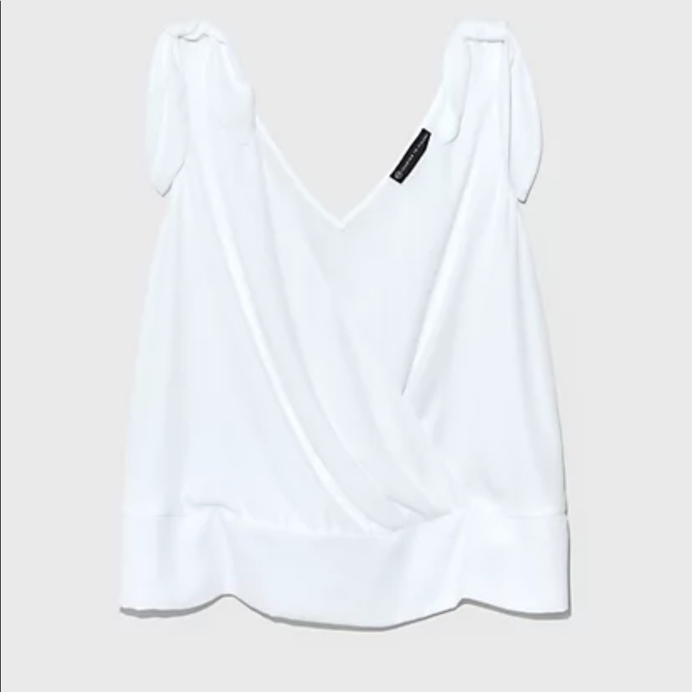 LARA TIE SHOULDER SURPLICE TOP

Sz 2 nwt